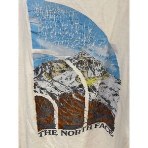 The North Face Mens Cream Graphic T-Shirt Large Mountain Back Print Short Sleeve